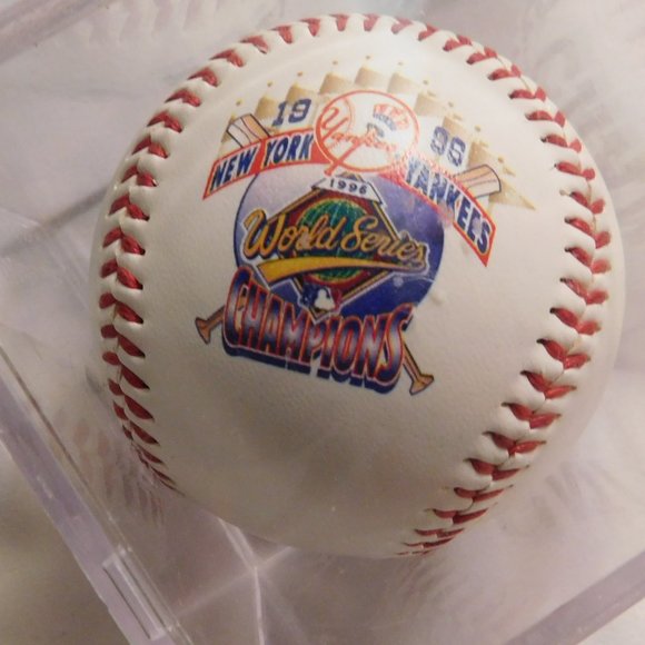 Vintage New York Yankees 1996 World Series Champions Commemorative Baseball - Picture 1 of 8